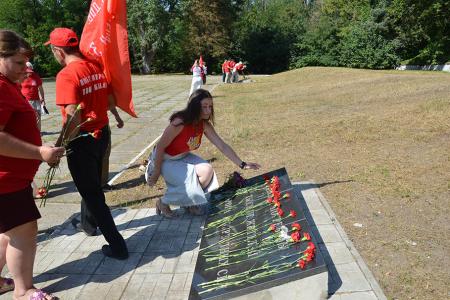 Донские коммунисты провели автопробег в честь 78-й годовщины освобождения Ростовской области