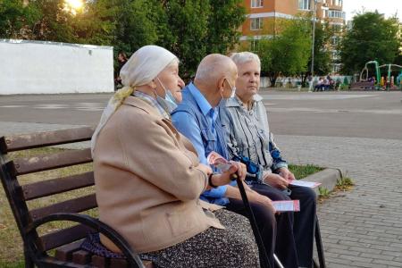 Москва. "Народная приемная" КПРФ в ВАО: Бурная встреча в Южном Измайлово