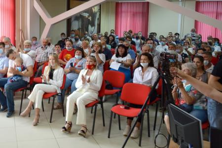 Николай Бондаренко и Мария Прусакова провели агитационную встречу в Барнауле