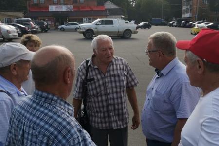 Московская область. Встреча депутата-коммуниста Александра Наумова с жителями посёлка Данки