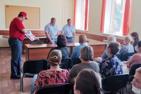 Московская область. Депутат-коммунист Александр Наумов посетил филиал московского завода «Кристалл» в Корыстово
