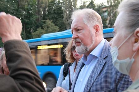Москва. "Народная приемная" КПРФ в ВАО. Встречи на "Измайловской": поликлиника, судьба Измайловского леса, спортсекции для детей