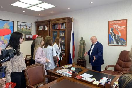Николай Харитонов  провел встречу с активной молодежью в Государственной Думе