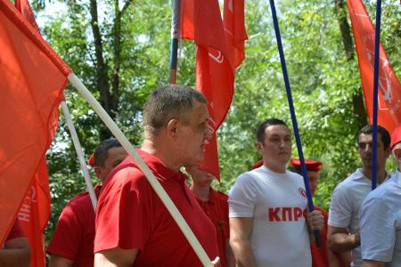 Коммунисты Дона поклонились памяти героев былых сражений