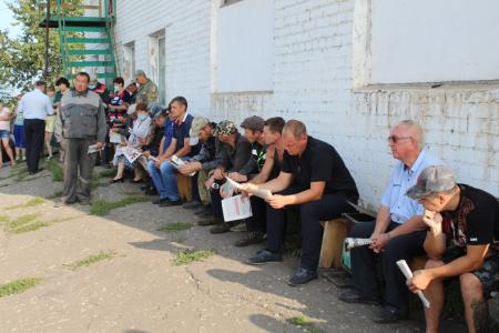 «Мы за Сильную Справедливую Социалистическую Родину»: Вячеслав Мархаев и Роман Кобызов провели агитационную встречу в с. Жариково Амурской области