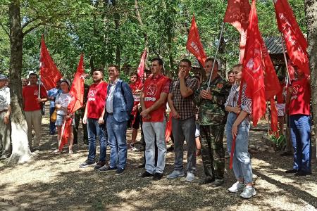 Краснодарский край. Коммунисты Кубани и Дона в станице Кущевской почтили память красных казаков-героев