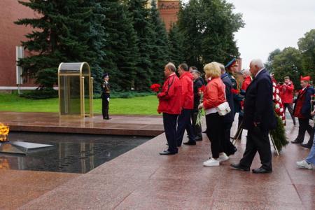 Поклон победителям