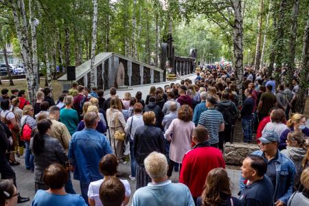 Генерал-лейтенант В.И. Соболев принял участие в Дне солидарности в борьбе с терроризмом в Тюмени