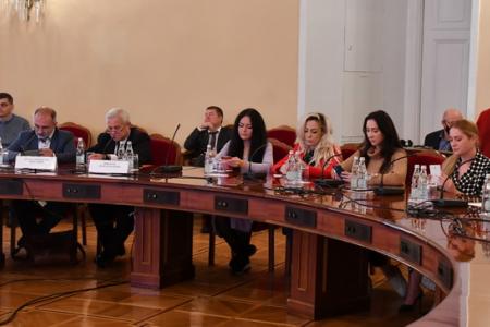 Россия сегодня и завтра: стратегии развития и модели будущего. Круглый стол фракции КПРФ в Государственной Думе