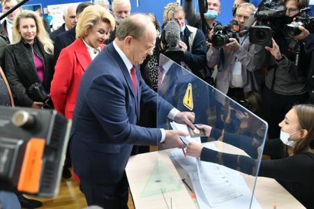 Г.А. Зюганов проголосовал на выборах депутатов Государственной Думы