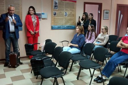 «Красную песню» представили в Ростовском обкоме КПРФ