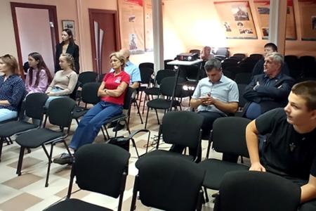 «Красную песню» представили в Ростовском обкоме КПРФ