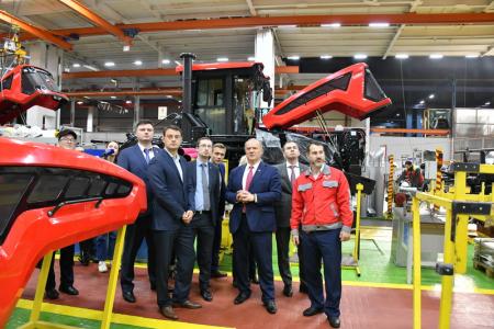 Г.А. Зюганов посетил Кировский завод в Санкт-Петербурге