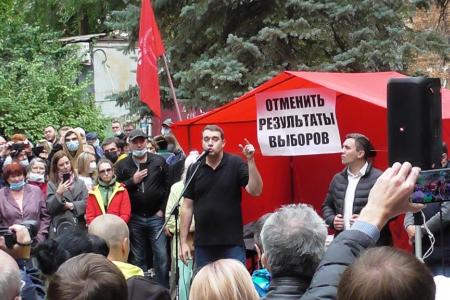В Саратове прошла встреча депутатов-коммунистов облдумы с избирателями