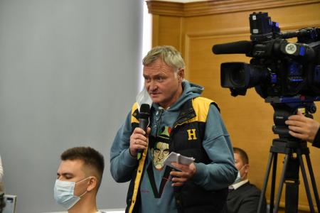 Санкт-Петербург. Г.А. Зюганов возложил цветы к памятнику В.И. Ленину на территории Смольного Института
