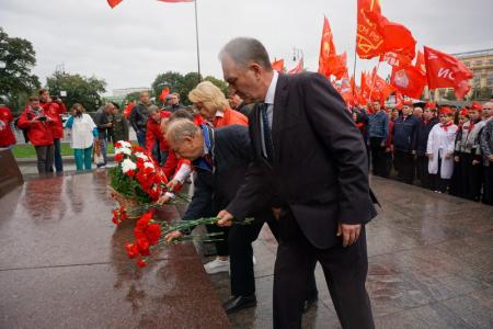 Поклон победителям