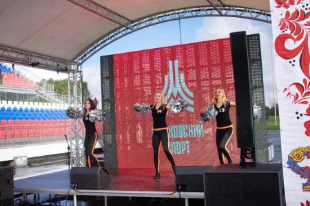 Спортклуб КПРФ провел заплыв на гребном канале «Москва»