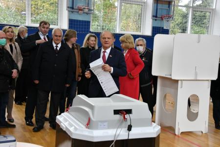 Г.А. Зюганов проголосовал на выборах депутатов Государственной Думы