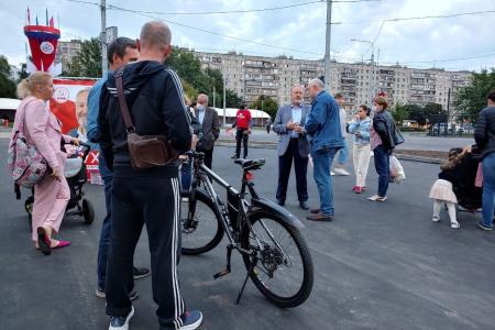 Москва. «Народная приемная» КПРФ в ВАО. Встречи в Гольяново: благоустройство парка, медицина, планировка территории под метро