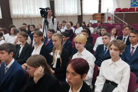 Урок мужества в гимназии имени Подольских курсантов
