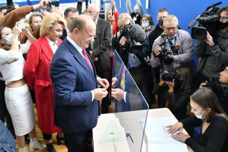 Г.А. Зюганов проголосовал на выборах депутатов Государственной Думы