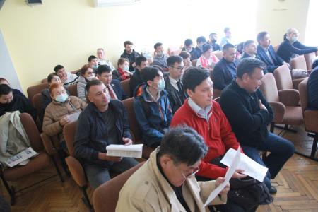 Лидер иркутских коммунистов Сергей Левченко провел встречу с партийным активом города Якутска