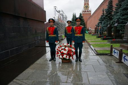 Поклон победителям