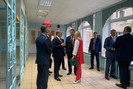 Лидер КПРФ Геннадий Зюганов поздравил учеников гимназии имени Подольских курсантов с Днем знаний
