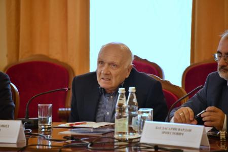 Россия сегодня и завтра: стратегии развития и модели будущего. Круглый стол фракции КПРФ в Государственной Думе