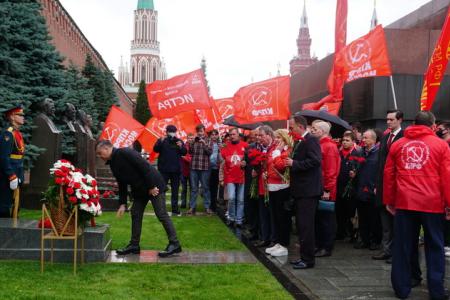 Поклон победителям