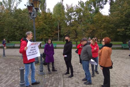 В Калининградской области прошла серия одиночных пикетов КПРФ против электронного голосования и грязных выборов.