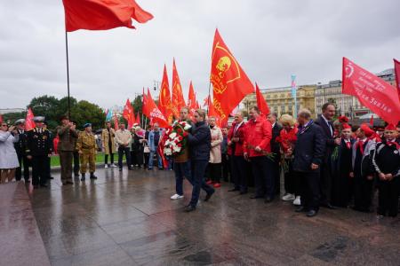 Поклон победителям