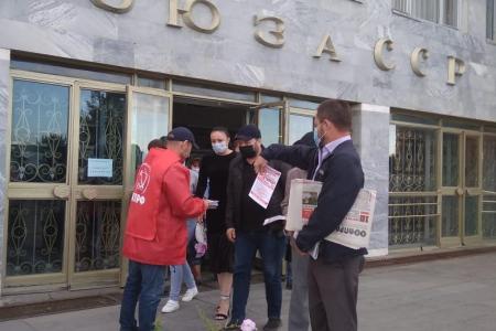Республика Дагестан. В Кизляре комсомольцы провели агитационную работу на заводе КЭМЗ