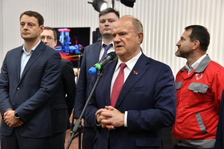 Г.А. Зюганов посетил Кировский завод в Санкт-Петербурге