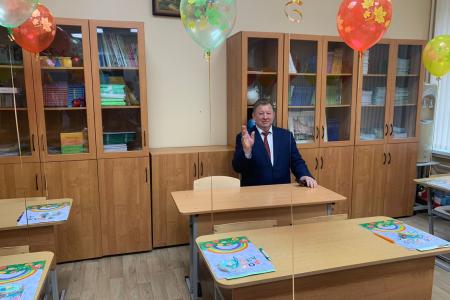 Лидер КПРФ Геннадий Зюганов поздравил учеников гимназии имени Подольских курсантов с Днем знаний