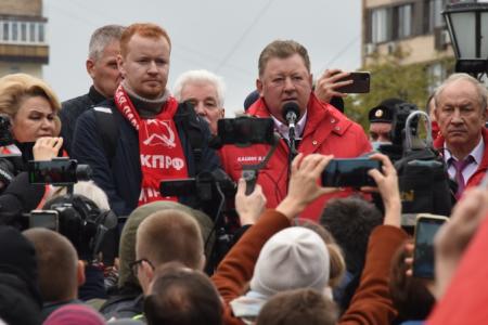 В Москве прошла встреча депутатов-коммунистов с избирателями