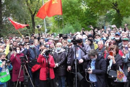 В Саратове прошла встреча депутатов-коммунистов облдумы с избирателями