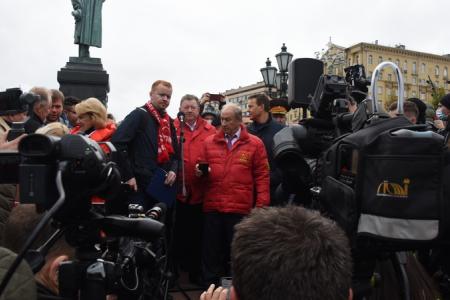 В Москве прошла встреча депутатов-коммунистов с избирателями