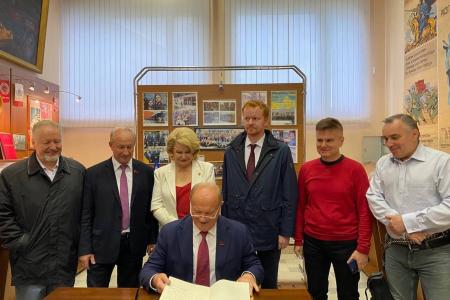Г.А.Зюганов провел встречи на территории 205-го округа Москвы: Про "великий почин" и кандидатов-одномандатников от КПРФ в столице