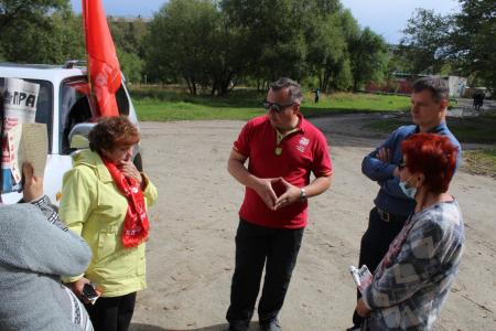 Лидер амурских коммунистов Роман Кобызов посетил южные районы Приамурья