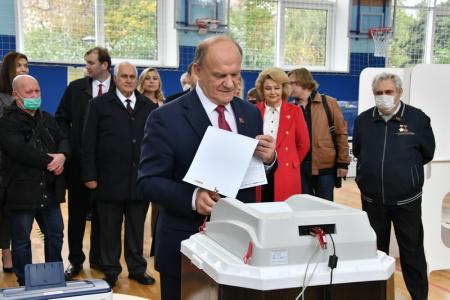 Г.А. Зюганов проголосовал на выборах депутатов Государственной Думы