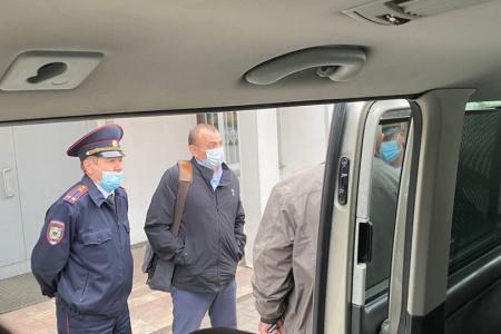 Новосибирская область: полиция по надуманному предлогу задержала кандидата от КПРФ Андрея Жирнова