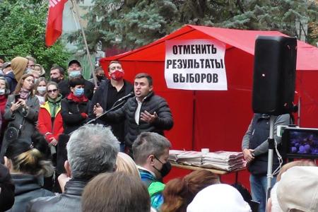 В Саратове прошла встреча депутатов-коммунистов облдумы с избирателями