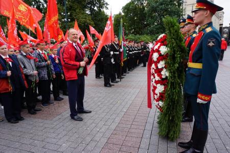 Поклон победителям