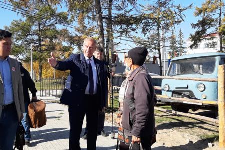 Лидер иркутских коммунистов Сергей Левченко провел встречу с партийным активом города Якутска