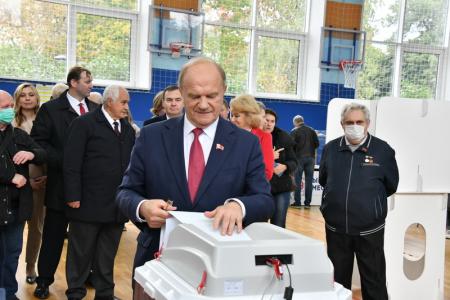 Г.А. Зюганов проголосовал на выборах депутатов Государственной Думы