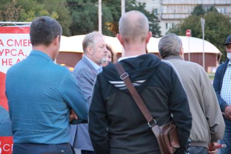 Москва. «Народная приемная» КПРФ в ВАО. Встречи в Гольяново: благоустройство парка, медицина, планировка территории под метро