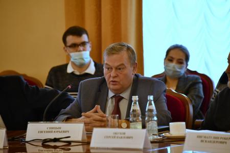 Россия сегодня и завтра: стратегии развития и модели будущего. Круглый стол фракции КПРФ в Государственной Думе