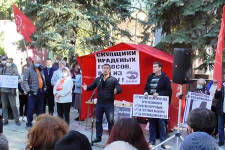 В Саратове состоялась встреча горожан с лидерами саратовских коммунистов