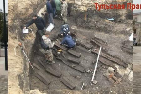Тульские коммунисты защищают память предков